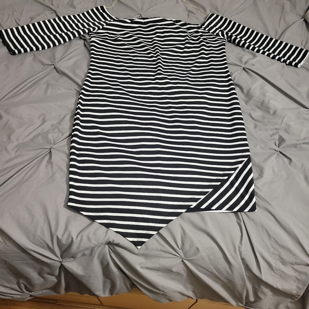 Fashion to Figure Black & White Stripe Dress Size 2X (SELLING CLOSET).